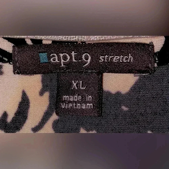 Apt. 9 Brand Ladies Retro Wrap Dress, Black and White Floral Design in Size XL - Picture 5 of 7